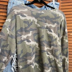 American Eagle camo crew neck